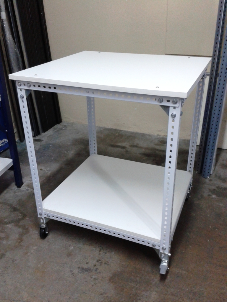 mesa con ruedas